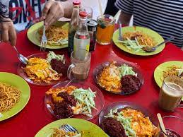 Pernah dengar mee besen original melaka, malaysia? How Spicy Can You Take The Famous Mee Bodoh In Melaka Malaysia