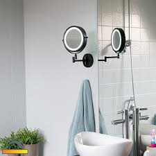 Sul nostro sito potrai scegliere tra molteplici modelli disponibili, troverai specchi di design, moderni, ma anche specchi da bagno. Specchio Bagno Design Nero Con Led Orientabile Ip44 Vicino Lampadaeluce