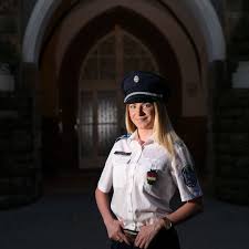 Rendőr rendfokozatok.jpg 228 × 512; 542 Kedveles 7 Hozzaszolas Magyar Rendorseg Police Hu Instagram Hozzaszolasa Rendorlany Policewoman Rendorno Mos Captain Hat Police Fashion