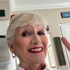 Glenda Pickett's Instagram, Twitter & Facebook