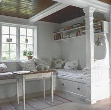 How Charming Myfarmhouse Sweethomestyle Itsmilan I Want This Reading Nook Deco Maison Meuble Deco Et Mobilier De Salon