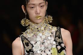 Rigore e brio per la primavera estate 2016 di Prada al Milano Moda Donna