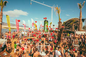 Aquarius situated directly at the beach, aquarius is your go to destination to hop into the sea in between dancing sessions. Abireise Novalja 2022 Buchen Zrce Beach Programm Abifahrt