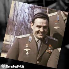 İnsanlığın uzay macerasını hep aydınlık yönleriyle, başarılarla dinleriz çünkü başarı hikayeleri her zaman iyi propaganda malzemesi olmuştur. My Best Photos Vladimir Komarov More And Most