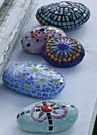 Mosaik Basteln Stein Mosaik Im Garten Steine Mosaik Mosaik Diy Und Mosaik
