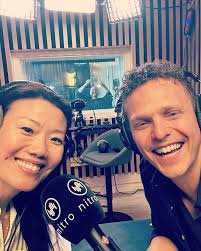 Endelig er vi tilbake med nye episoder!🤩😃 Første gjest ut i sesong 3 av  Stemmen bak er Sidney Lange @sidneylange 🤩😊 Hør episoden, link i bio.  #podcast #voiceactor #dubbing #studio #stemmenbak