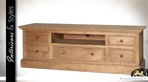 La taille idéale de votre banc tv se calcule en ajoutant 40 cm à la longueur de votre télévision. Meuble Tv De Style Rustique En Chene Massif Interieurs Styles