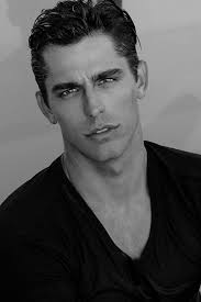 Reparto de Alienated (película 2020). Dirigida por Darryl Anka