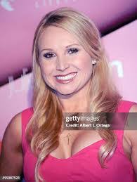 Rosalind Curry's Instagram, Twitter & Facebook