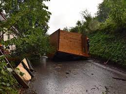 Heute vor allem im westen und in der mitte sowie in teilen süddeutschlands häufig gewitter. Evakuierung Und Millionenschaden So Wutete Das Unwetter In Mittelfranken Nurnberg Furth Roth Nordbayern