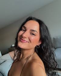 Sarah Pugh's Instagram, Twitter & Facebook