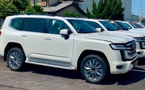 Тойота ленд крузер 200 2021 года — это, вероятно, последняя версия легендарного внедорожника. Ot Opel Astra L Do Land Cruiser 300 Glavnye Premery Leta 2021 Autonews