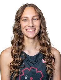 Elisabeth Rowe's Instagram, Twitter & Facebook