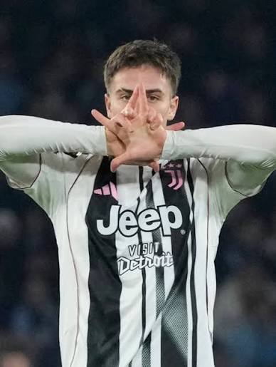 ARSENAL Kenan Yıldız için Juventus'un kapısında.
Juventus çok net!
Tutto Juve'ye göre Arsenal, bu yazın başlarında Yıldız için bir araştırma yapmış olan Yıldız'a olan ilgisini canlandırdı.
Ancak Juventus duruşlarını çok net bir şekilde ortaya koydu