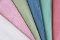 Low Lint Cellulose Wood Pulp Spunlaced Fabric Polypropylene Pp Breathable  Nonwoven Fabric with Plain Mesh Cross Styles