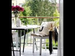 Cultiver aménager son jardin autour de la piscine terrasse et véranda sur le toit sur le balcon. 6 Idees Pour Amenager Son Balcon Youtube