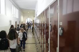 Când se întorc elevii la şcoală după paşte. Video Cimpeanu AnunÈ›Äƒ Structura Anului È™colar 2021 2022 VacanÈ›a De CrÄƒciun Va Fi VacanÈ›Äƒ IntersemestrialÄƒ Semestrul I Va Incepe Cel Mai Probabil Pe 13 Septembrie Edupedu Ro