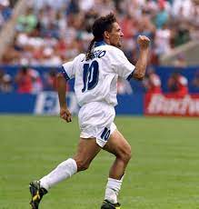 Roberto baggio con la maglia della nazionale italiana prima del campionato mondiale di calcio 1990. Roberto Baggio Italia Cerca Con Google ãƒãƒƒã‚¸ãƒ§ ã‚µãƒƒã‚«ãƒ¼