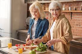 Most sedentary women burn about 1500 calories per day, a bit more during adolescence. How Many Calories Should A 60 Year Old Woman Eat To Lose Weight
