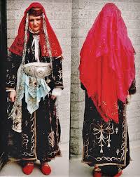 Bridal Costume From Bursa City Traditional Urban Style 1925 1950 With Embroidered Velvet Ucetek Robe With Three Panels Embroi Kizlar Kiyafet Kadin