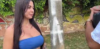 I offer money to Colombian milf to suck my cock in the... - Ah-Me.com