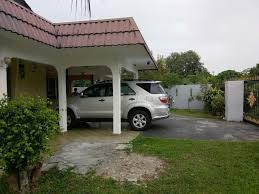 It was the civil capital of selangor in an earlier era prior to the emergence of kuala lumpur and the current capital. Taman Gembira Klang 1 Storey Corner Lot Bangalow Semi Furnished Property Rentals On Carousell