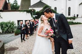 The restaurant gut kaltenbrunn at the address: Verena Und Tobias Gut Kaltenbrunn Elegante Hochzeit Am Tegernsee Laura Elena Photography