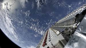 Спутники starlink компании spacex илона маска можно наблюдать со всего земного шара. Parad Sputnikov Ilona Maska Snimayut Na Video Po Vsemu Miru Est Kadry I Iz Belarusi 42 Tut By