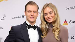 Sind Mick Schumacher und Laila Hasanovic womöglich verlobt?