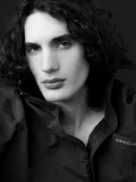 🖤DAVIN🖤 @davin.benson Photographed by @emmanuelsmonsalve Grooming by  @jennylovamua #uwm #ursulasgirls #ursulawiedmannmodels