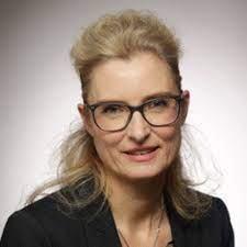 In addition to public support programmes there are many private foundations and associations that award scholarships and prizes and support research projects. Sigrid Scherer Referentin Und Projektleiterin Bhf Bank Stiftung Xing