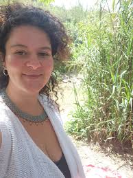 היי חברים מחפשת בארטר לבן זוגי אלעד הנפלא. מחפשת עבורו מטפל.ת במגע לכמה  מפגשים. (בעדיפות לרפואה סינית אך פתוחים להצעות) בתמורה אלעדי מציע קעקוע.  אלעדי מקעקע בקווים עדינים בדגש על תנועת גוף.