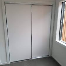 Other hinges tend to let the door sit open or ajar. Buy White Vinyl Sliding Doors Online Best Rate Rocbilt