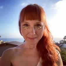 WE STAN FOR THIS WOMAN 👏 And look at JD just seething lava.