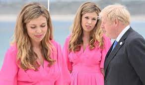 Prime minister of the united kingdom and @conservatives leader. Carrie Symonds Style Prime Minister S Wife Wears 1 400 Fuchsia Silk Dress For G7 Photo Express Co Uk