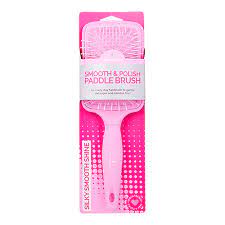 It includes ionic technology that seals the cuticle for less frizz and tons of shine while styling. Smooth Polish Paddle Brush Lee Stafford