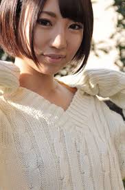 ニットでノーブラ！厚手の生地すら押し上げてしまう乳首の存在感の胸ポチ : MP