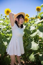 みきたろ 7 22 ひまわりと白ワンピ麦わら帽子と向日葵スマイル w 麦わら帽子 ワンピ 白