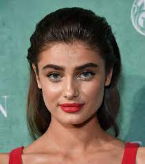 Maybe you would like to learn more about one of these? These 25 Women Are Rocking Their Natural Eyebrows