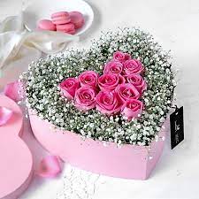 The Love Story Flowers Box Order Birthday Flowers Online Interflora India Flower Gift Ideas Valentine Flower Arrangements Valentines Flowers