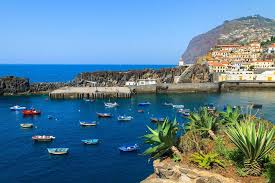 Portugalsko, které je jakoby zády otočeno k evropě a evropské unii, si naprosto užívá otevřenosti oceánu. Hotel Portugalsko Madeira Portugalsko Recenzie Last Minute