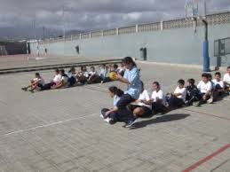 (2009) juegos populares y tradicionales de españa y su valor didáctico en el aula de educación física. Juegos Cooperativos La Educacion Fisica A Traves Del Juego