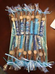 Dipped Pretzel Sticks For A Thank You Gift For Baby Shower Guests The Baby Shower Gifts For Guests Baby Shower Favours For Guests Baby Shower Thank You Gifts