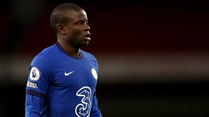 Leicester city midfielder n'golo kante has been named in the france squad for their home european championship. Premier League N Golo Kante Sort Blesse Avec Chelsea Eurosport