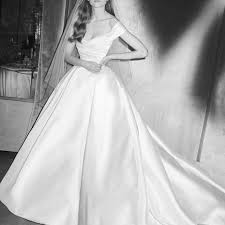 This video of elie saab's wedding dresses is mesmerizing. New Elie Saab Bridal Wedding Dresses Plus Past Collections