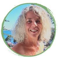 Karyn Steele's Instagram, Twitter & Facebook