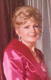 Amanda Modugno's Instagram, Twitter & Facebook