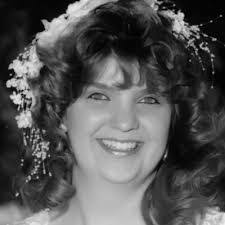 Tamara Hensley's Instagram, Twitter & Facebook