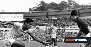Los finalistas fueron, brasil y suecia, que se enfrentaron en un único partido de 90 minutos. 1958 Brasil Urss Garrincha Pele E Os Melhores Tres Minutos Da Historia Maisfutebol
