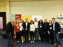 Antreprenori care nu doar fac bani, castiga mult, au afaceri de succes, cresc repede o afacere avem nevoie de antreprenori educati care sa iasa din mentalitatea romanului si sa dea mai departe ceea ce ei invata, descopera, experimenteaza si traiesc. Antreprenori De Succes Home Facebook